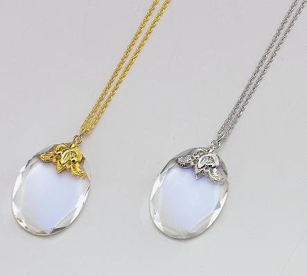 Elegant Magnifying Glass Necklace