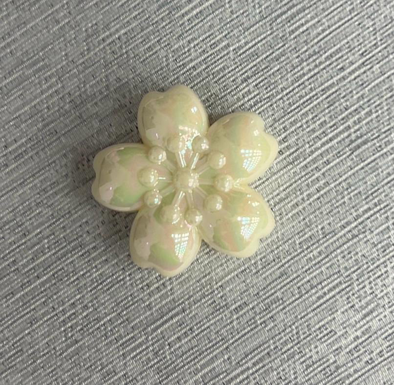 White Flower Beads (accessory)