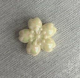 White Flower Beads (accessory)