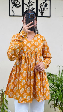 Cotton Flared Yellow Aliacut Floral Print Peplum Top