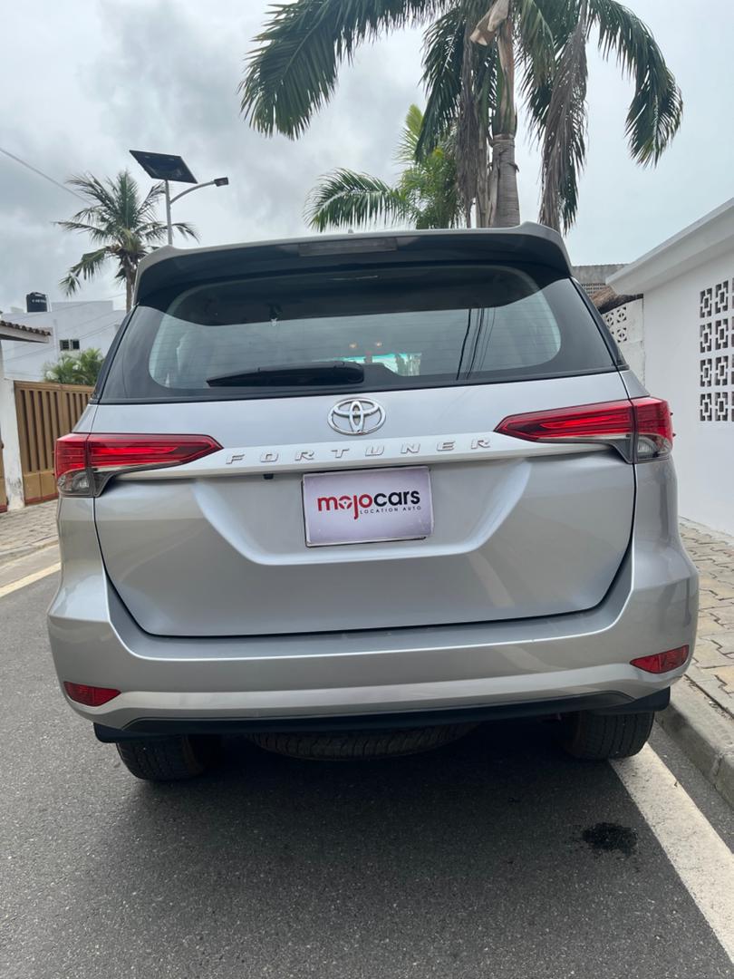 TOYOTA FORTUNER 2024 7places_3