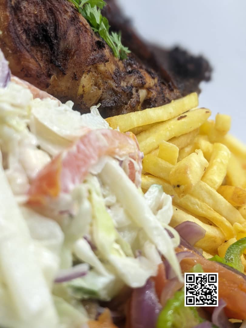 Frite poulet salade