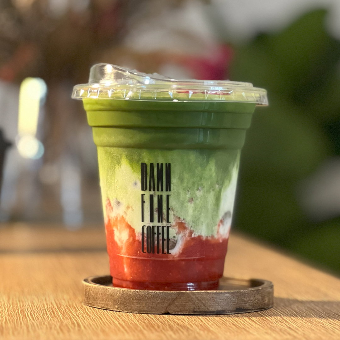 STRAWBERRY ICED MATCHA LATTE  _0