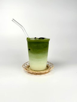 Iced Matcha Latte 🍵