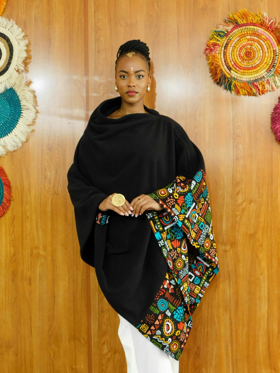 Ascili Popping Poncho - Black