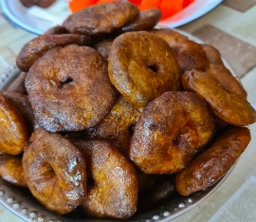 Ullundu Vadai (Brown Sugar)