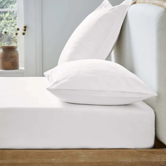 T250 100% Cotton Fitted Sheet + 2 Free 200TC Standard Pillowcases – White