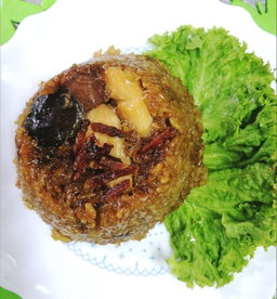 Lo Mai Gai (Steamed Glutinous Rice) 