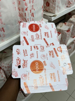 CATERING PLATTER BOXES  ( Top 7.8” x 5 , Base 5.8” x 4 Height 2.5”) “FOOD TO GO - WHITE / RED WITHOUT WINDOW 