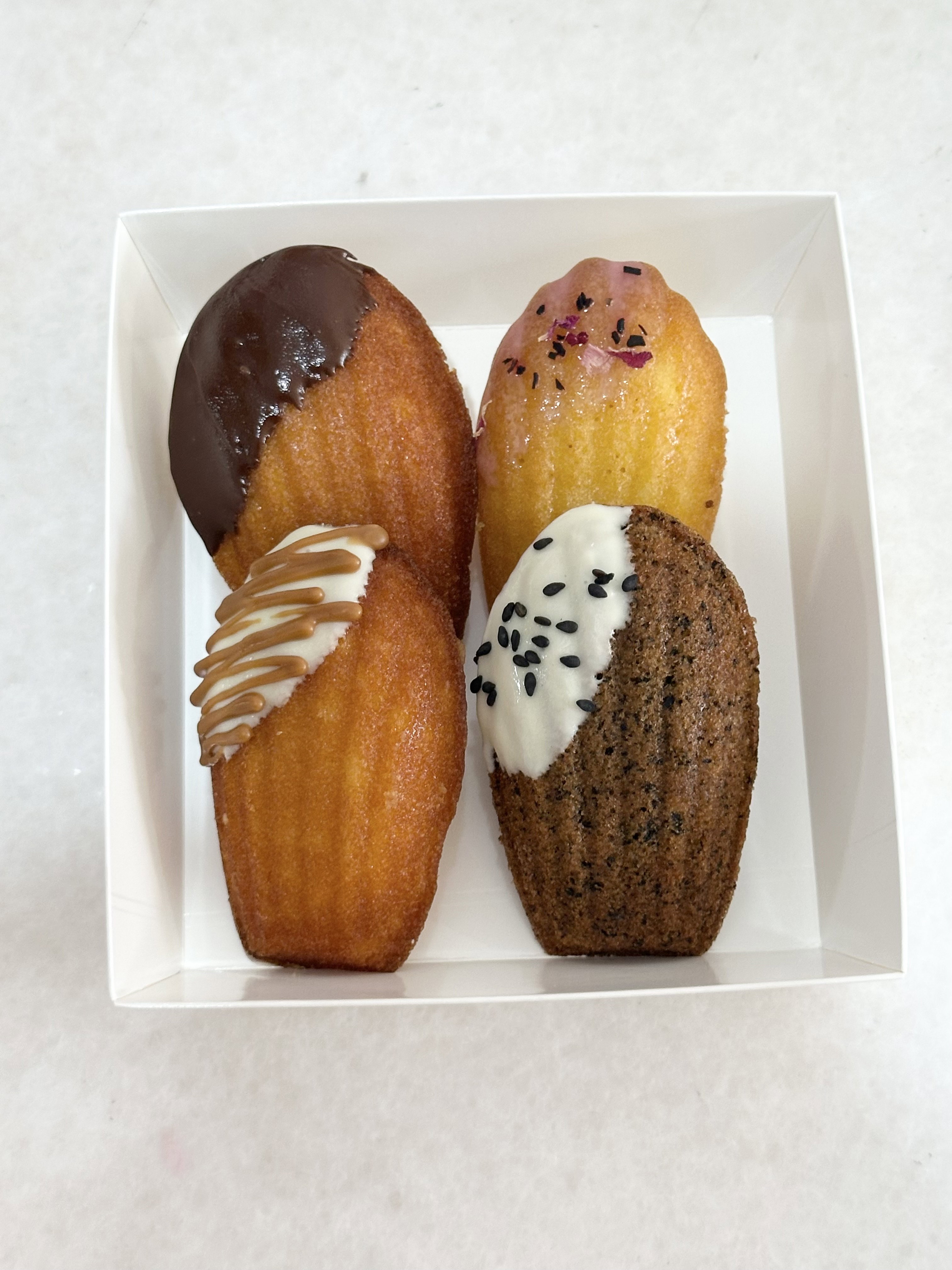 Mix of 4 Madeleines (min order 2 box)