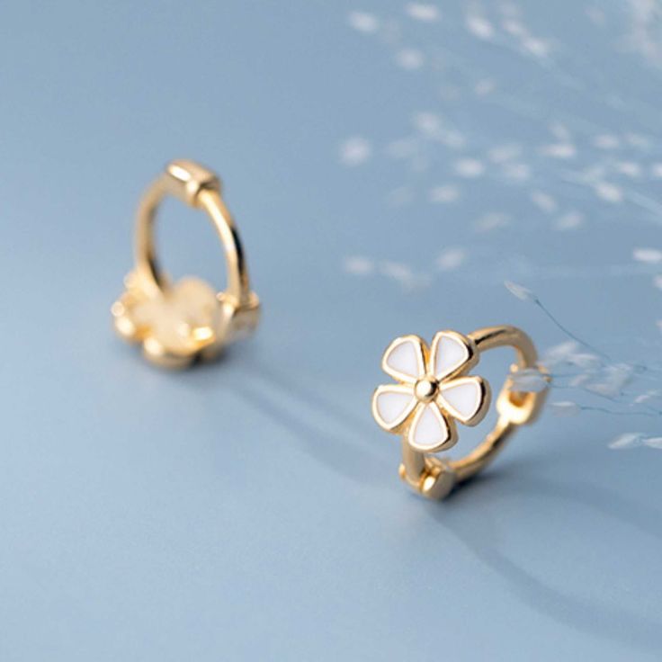 Daisy Hoops 