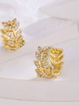 Golden Wreath Huggies