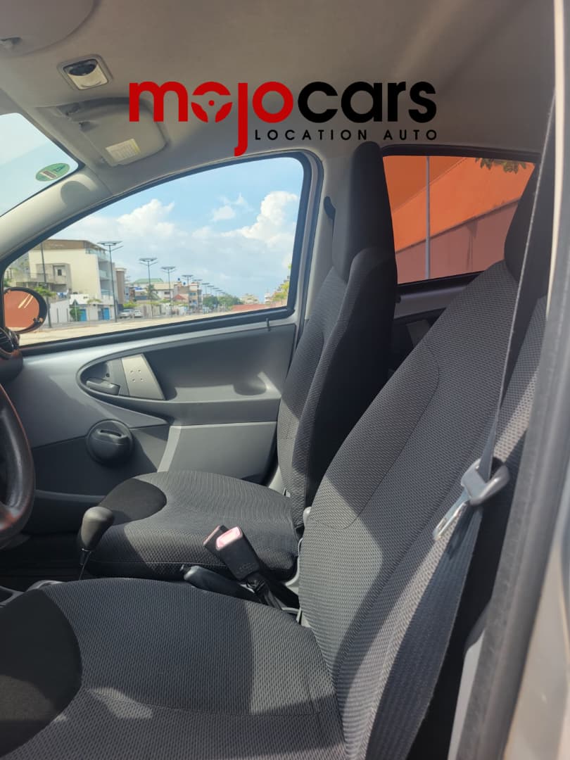 TOYOTA AYGO_6