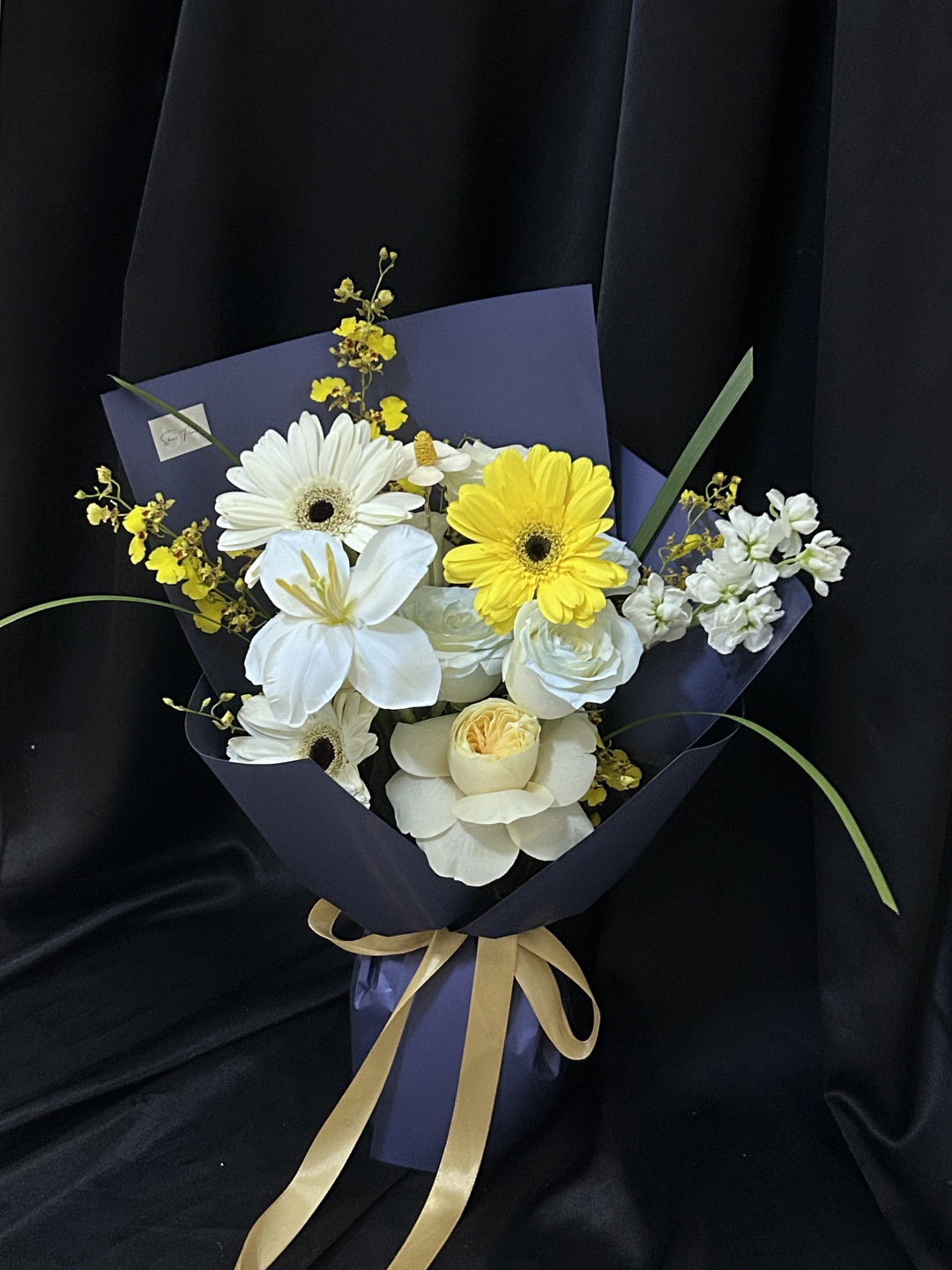 (Preorder) Luna & Sol Bouquet