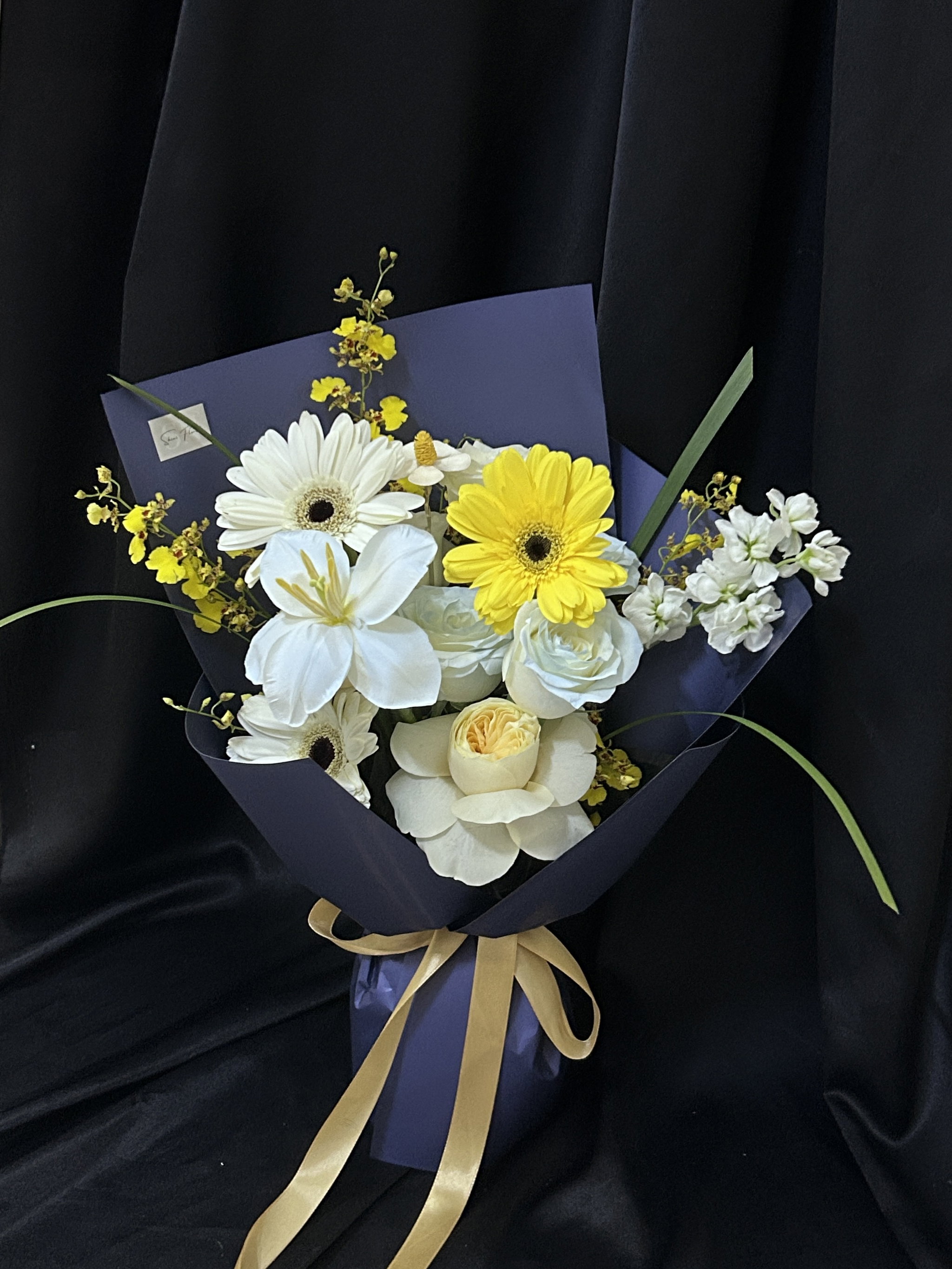 (Preorder) Luna & Sol Bouquet_0