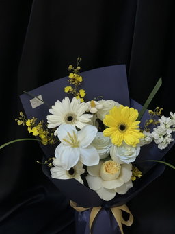 (Preorder) Luna & Sol Bouquet