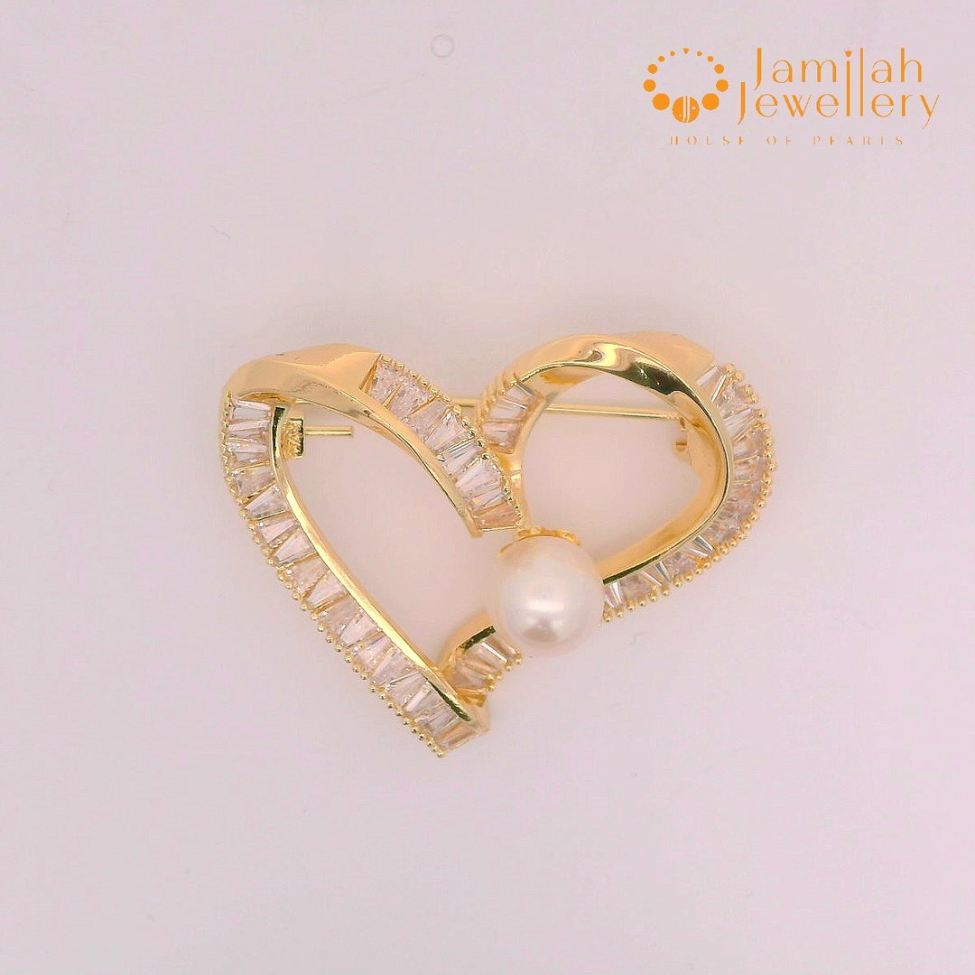 Love Brooch White Cubic Zirconia Stones 18k Gold Plated Natural White Sea Water Pearl
