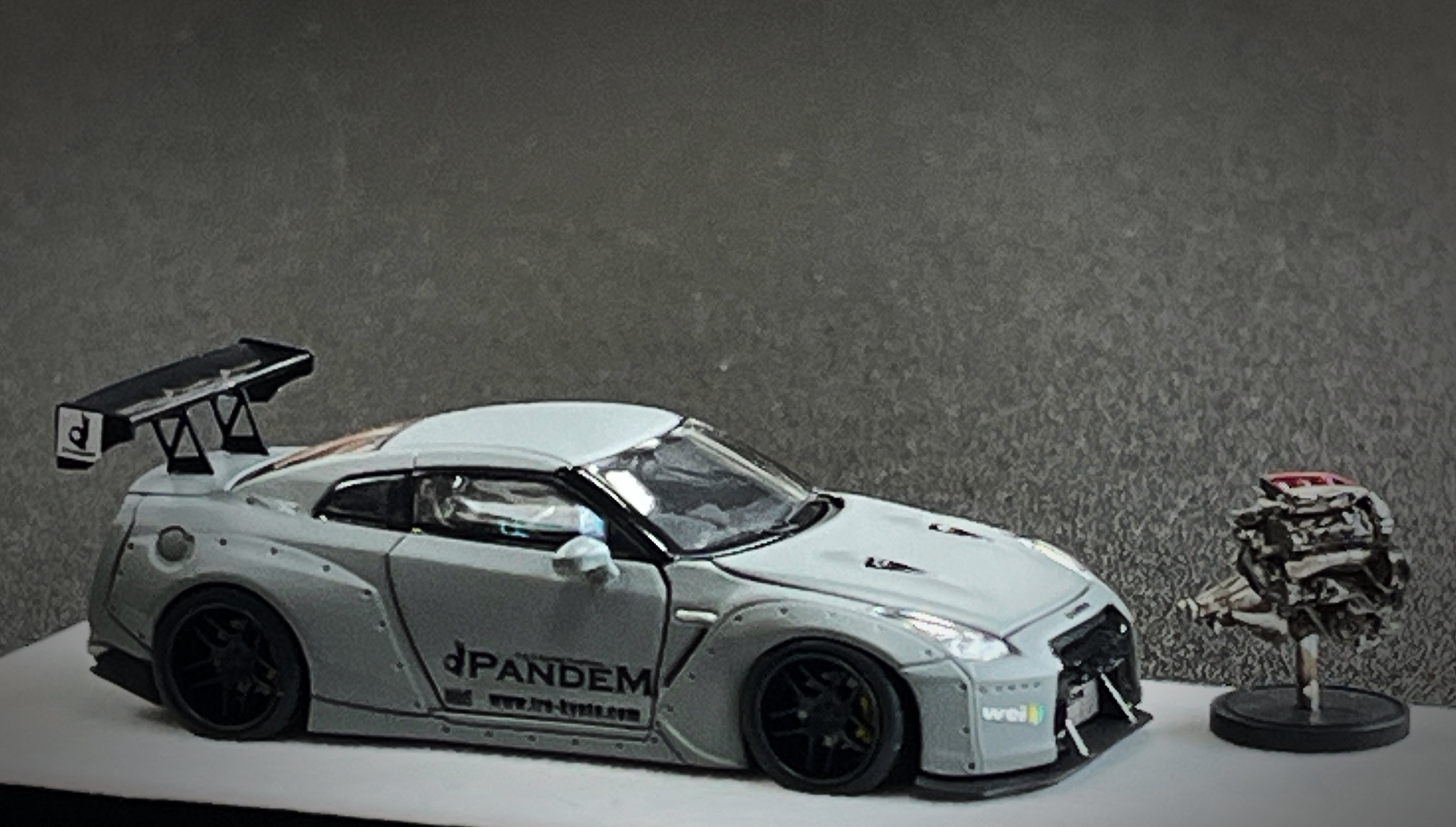PGM MODEL 1/64 SKYLINE R35 ROCKET BUNNY COMBAT GREY_1