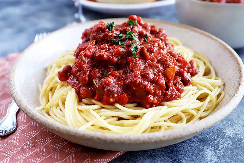 SPAGHETTI BOLOGNAISE 