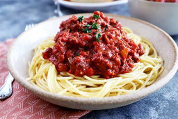 SPAGHETTI BOLOGNAISE 