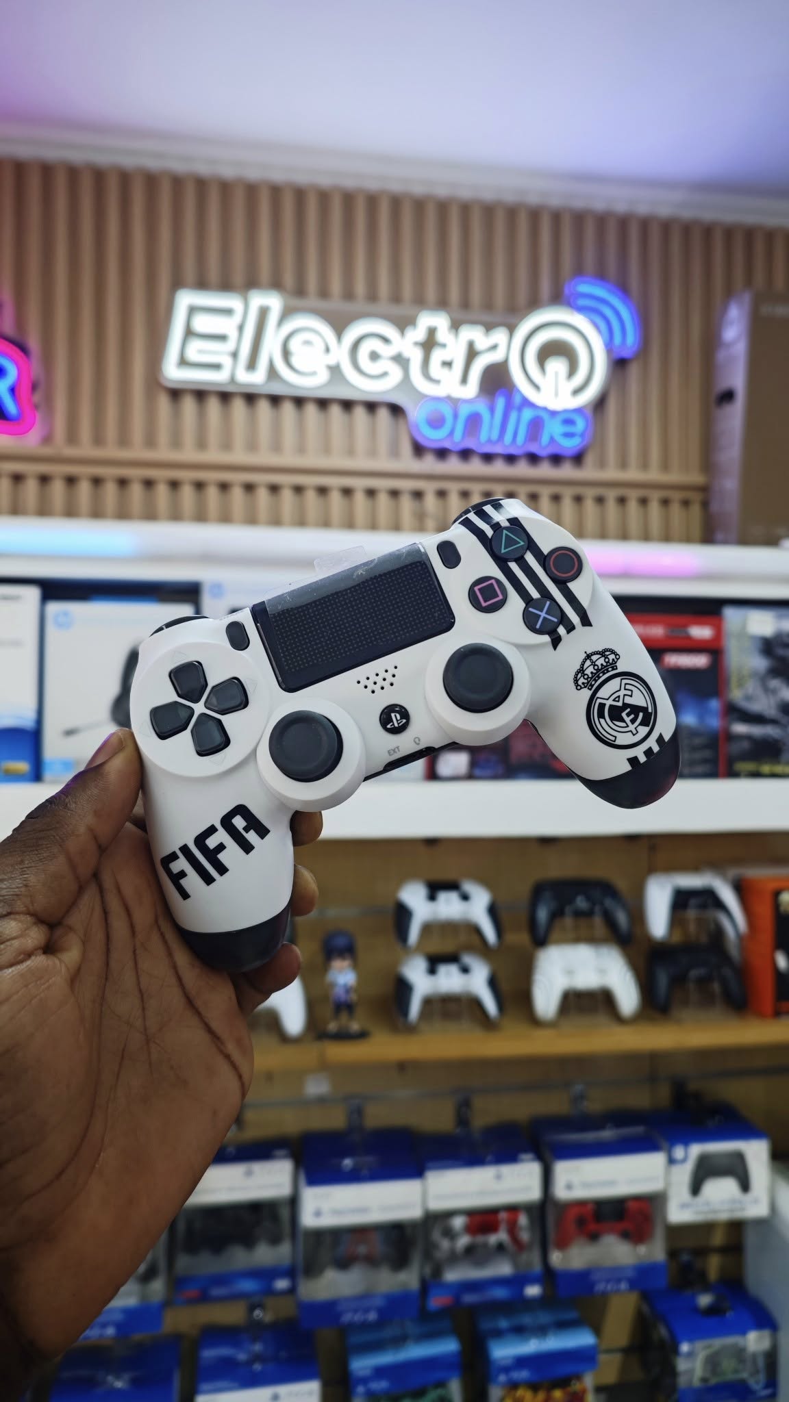 Dual Shock sem fio Personalizado FIFA REAL MADRID -  PS4 _0