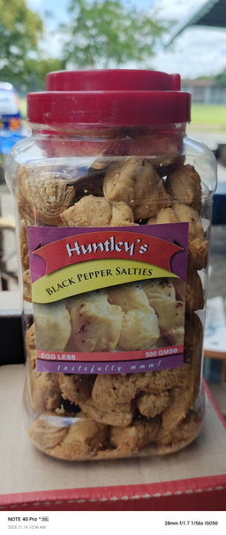 Huntley's black pepper salties 500gm