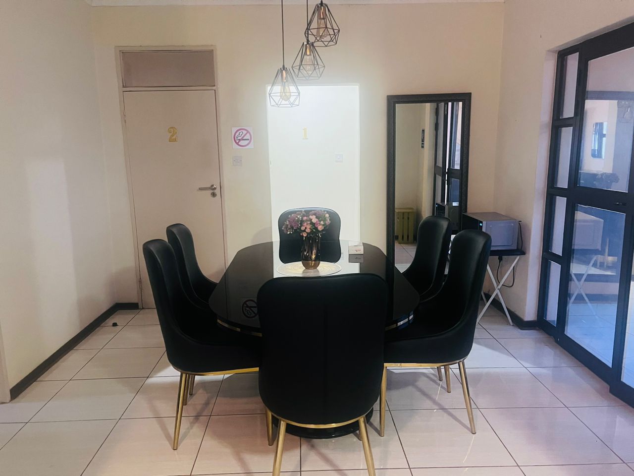 DELUXE QUEEN ENSUITE_6