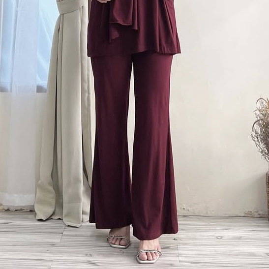 Akira Bell-Bottoms Pants_0