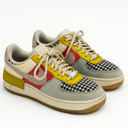Nike Air Force 1 edición multicolor con texturas - Size 8
