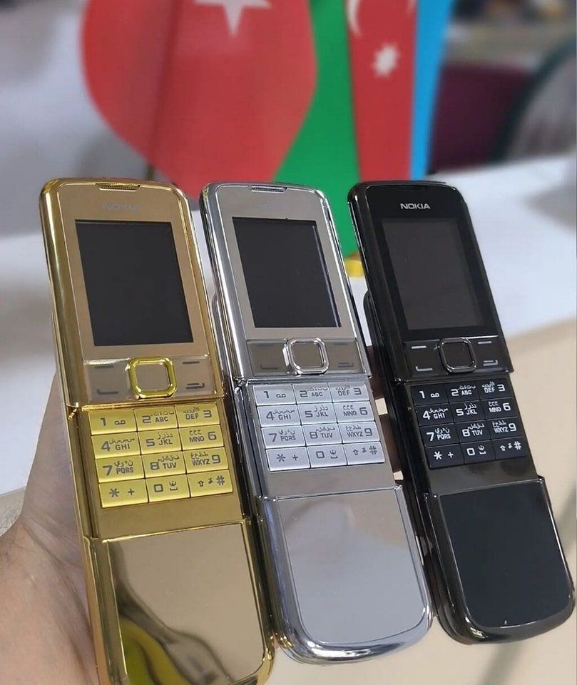 هاتف نوكيا السحاب 8800