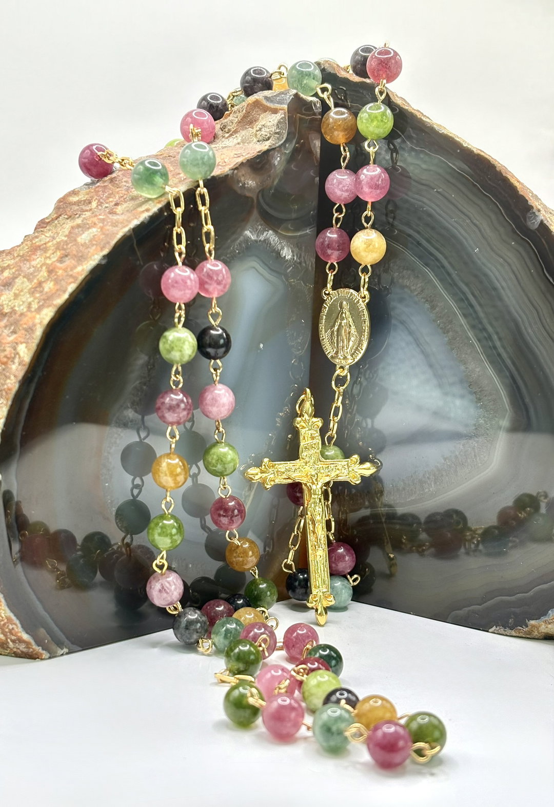 Rosario Turmalina Sandia y Jade Laminado en oro 18k