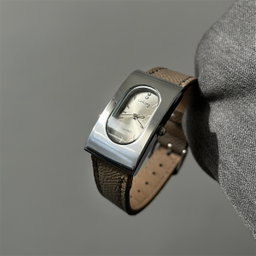 Quartz wrist watch 