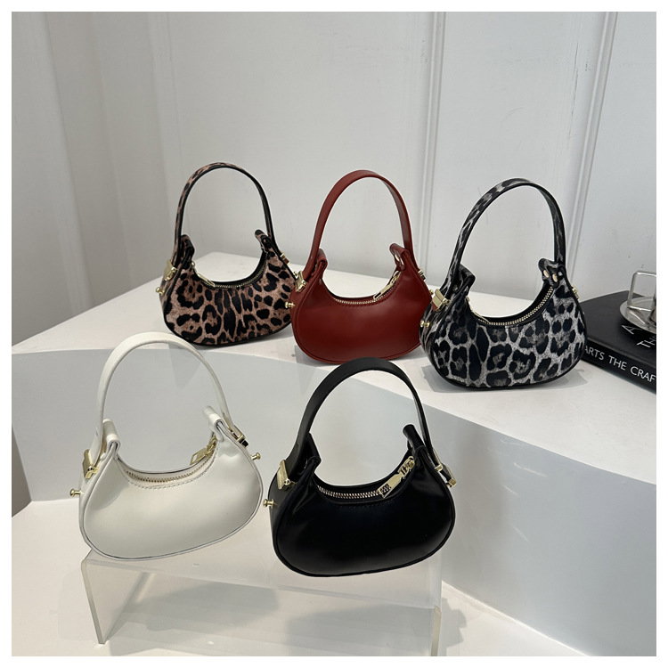 Underarm shoulder bag