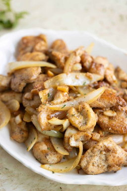 Pechuga de pollo al ajillo