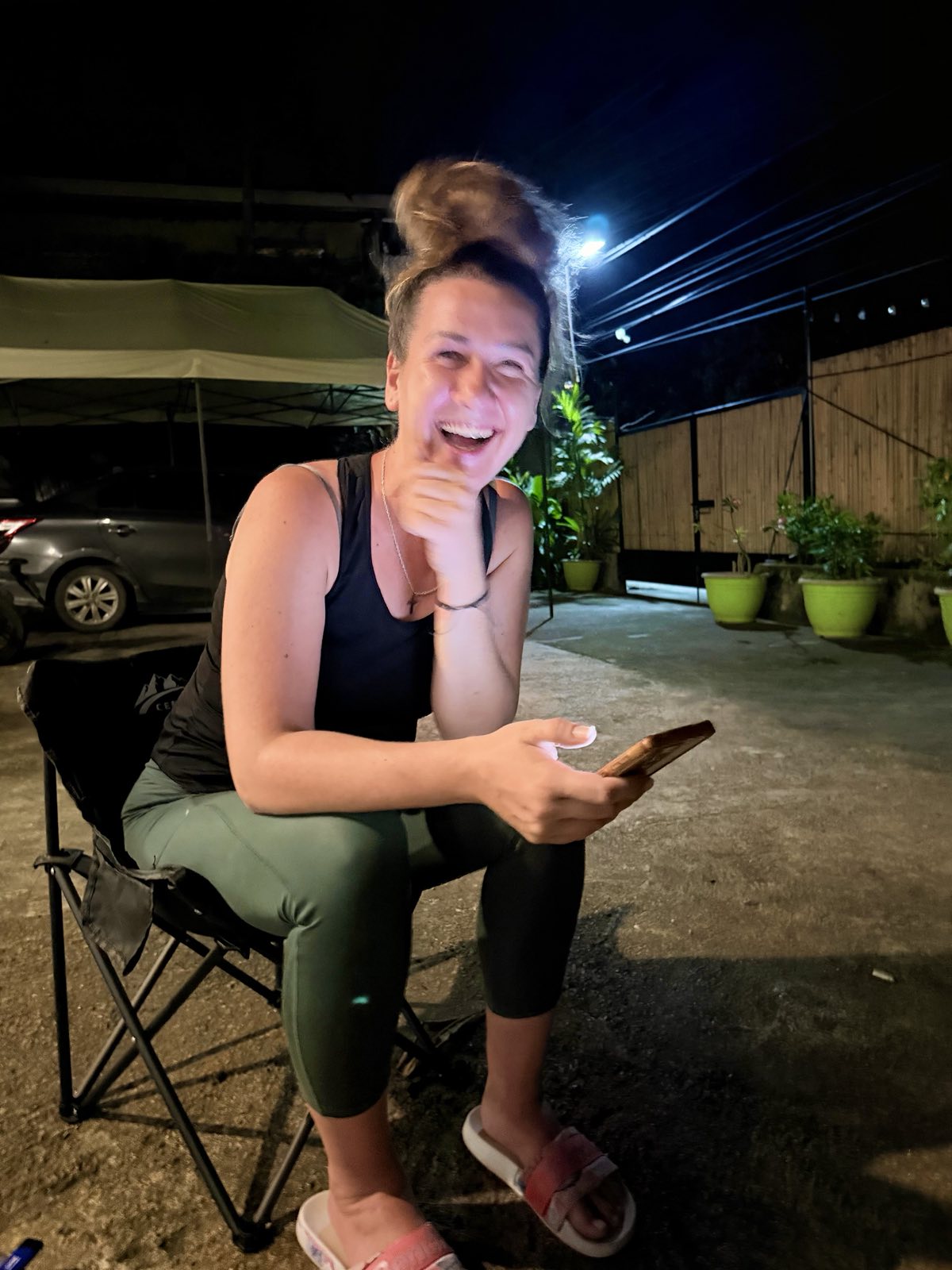 We believe the best travel stories are born from genuine conversations and shared meals. Join us for our spontaneous family dinners, morning jogs, or local market tours. Forget the noise—we’re all about laughter, genuine connections, food feasts, and chill vibes. 🤙🏽🥰 #GoofyAntsFam_38