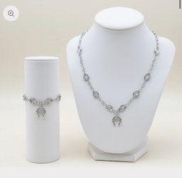 Color silver