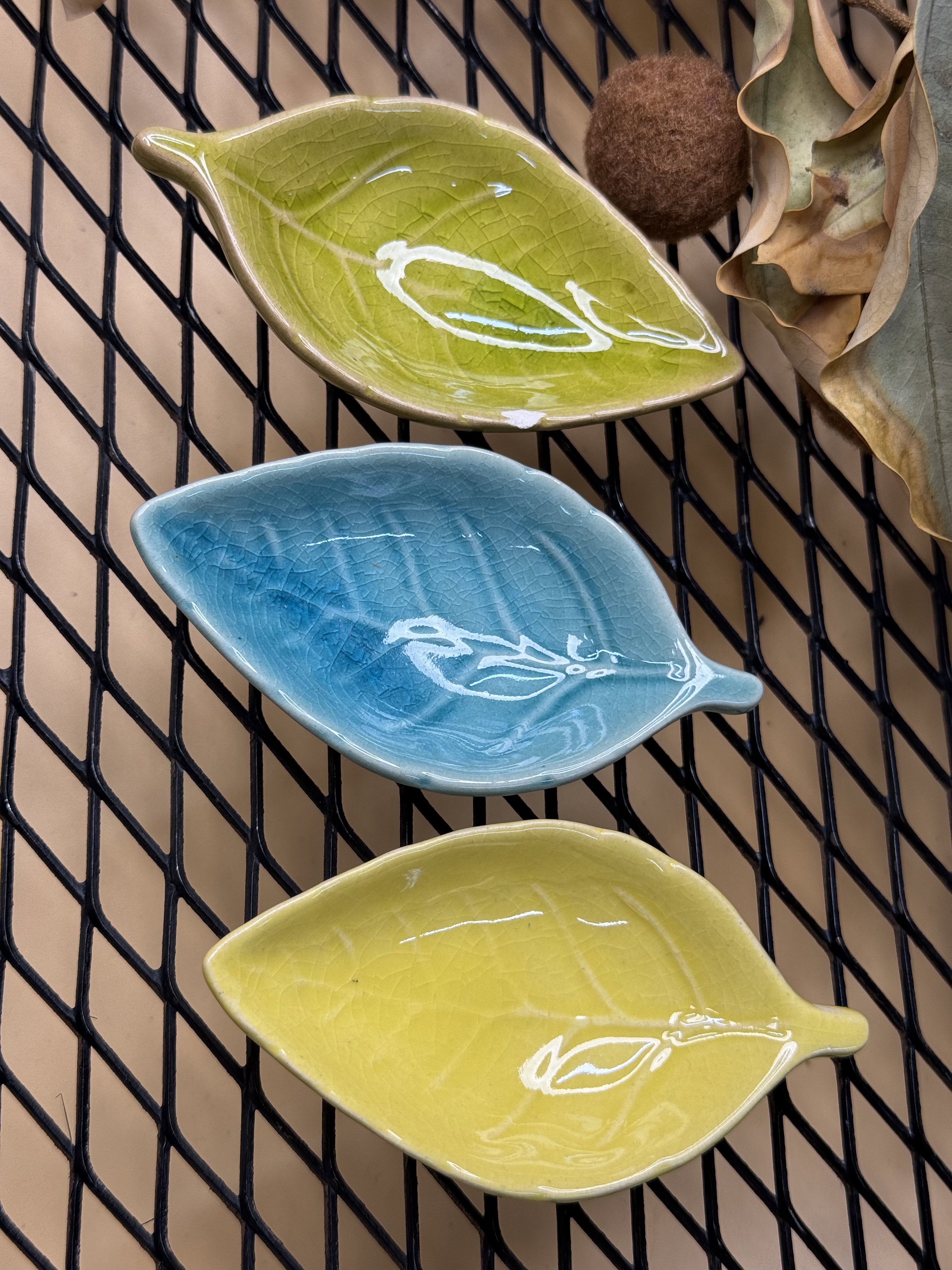 Saucers For Massage Oil Medium 