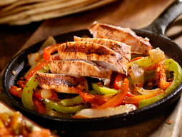 Fajitas mixtas con olores (pollo, cerdo y res) 