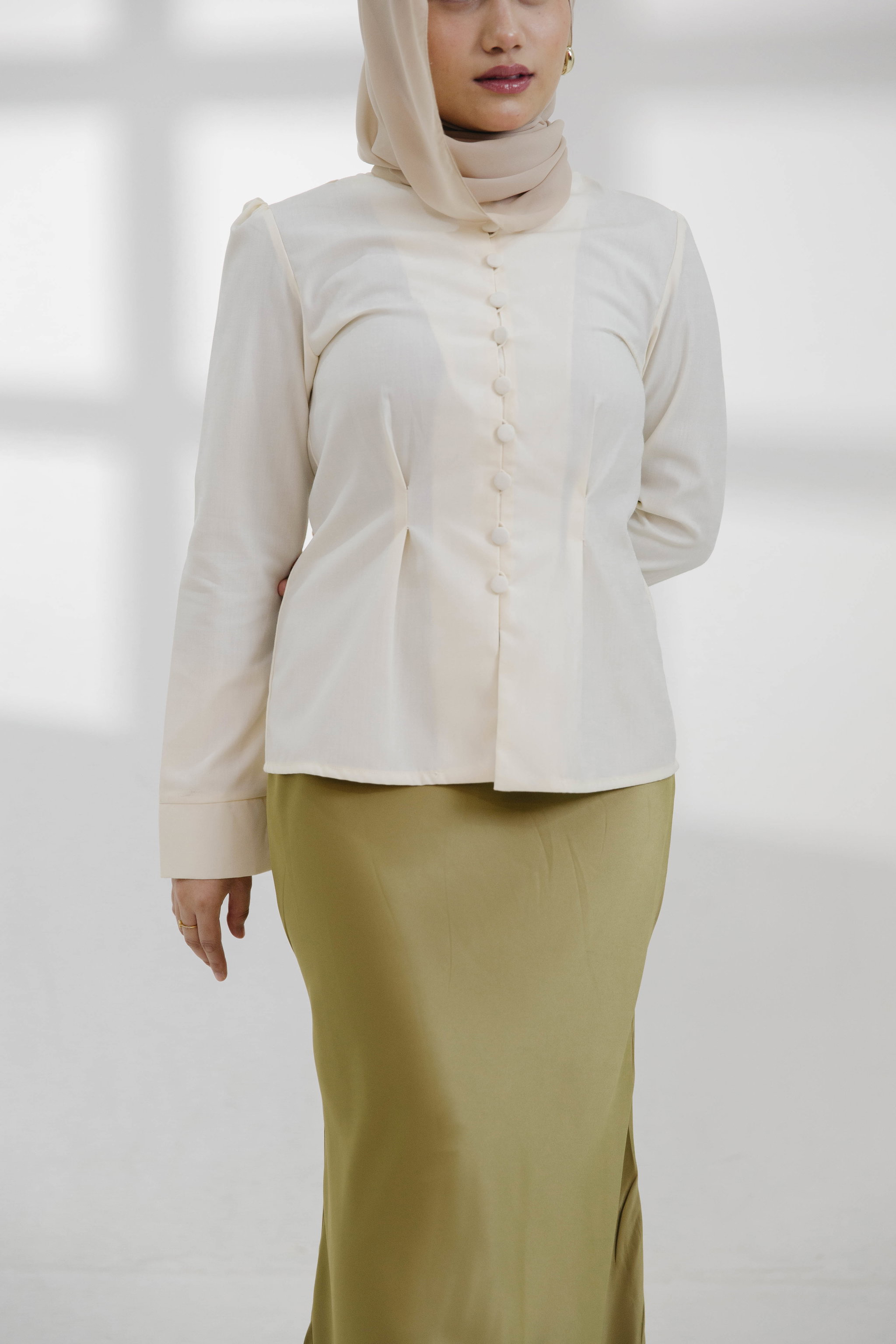 Aurelia Top in Ivory_2