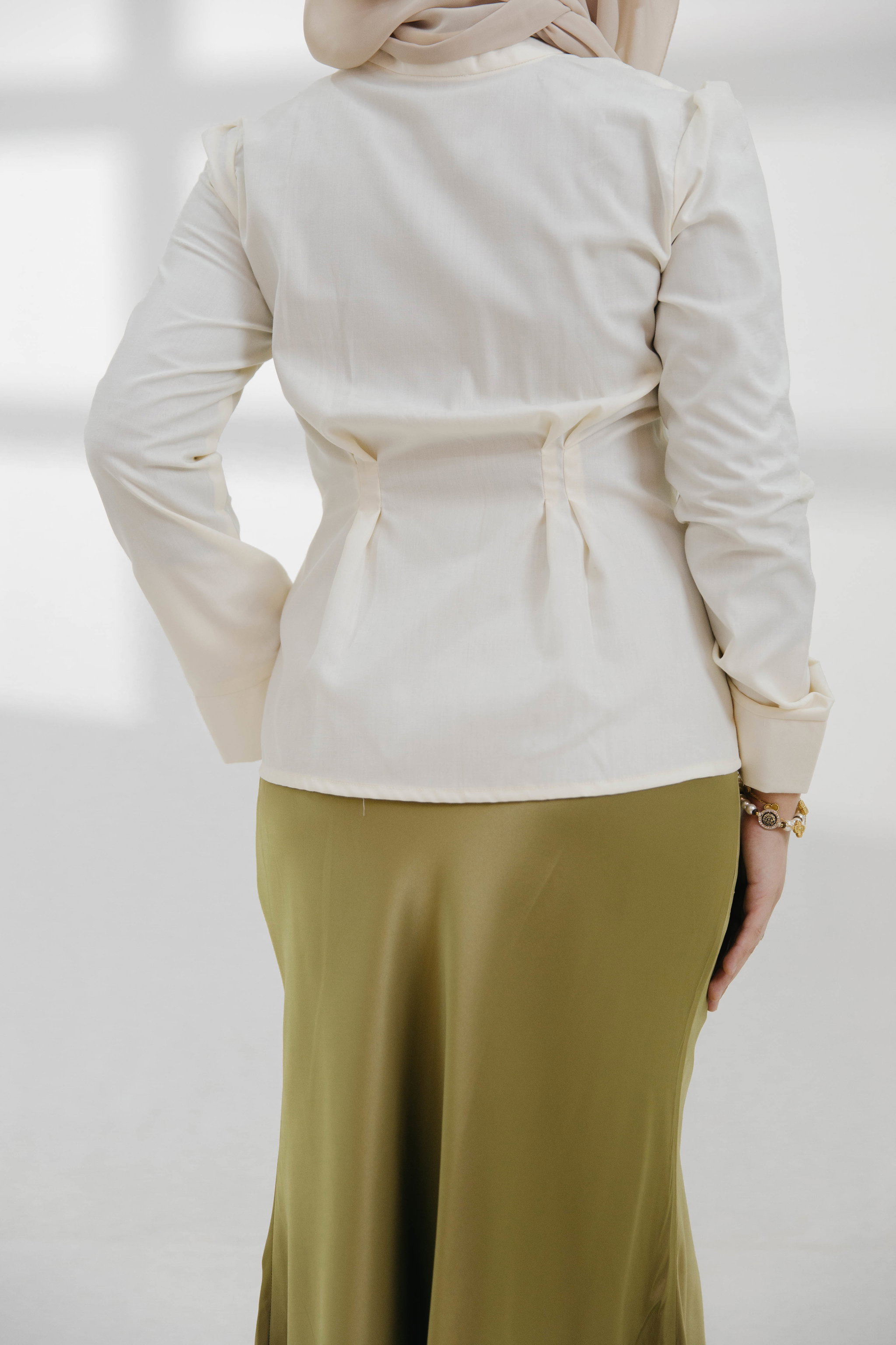 Aurelia Top in Ivory_3