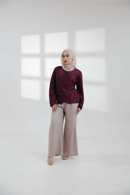 Ayla Top in Maroon