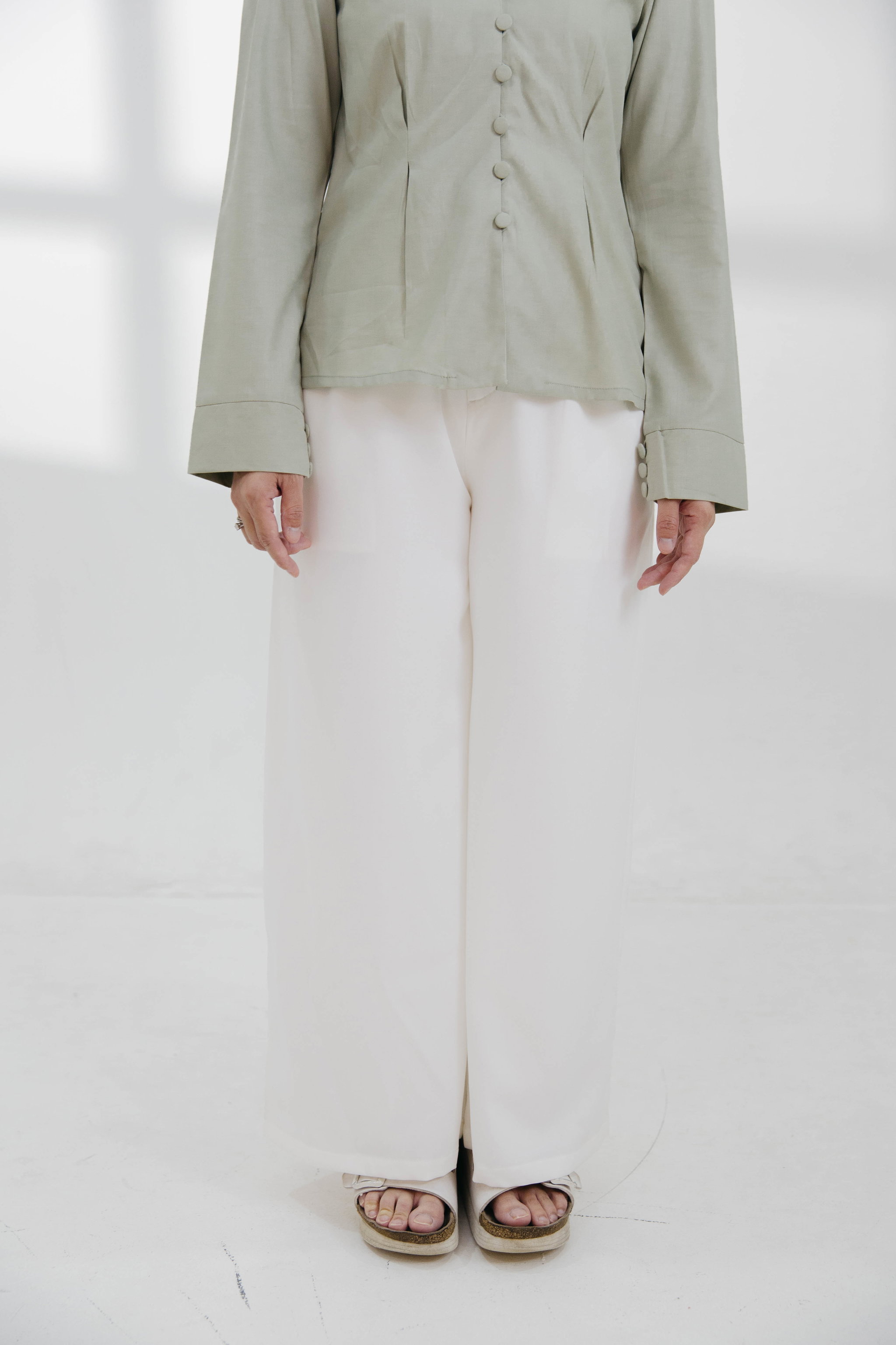 Anya Pants in Off White_1