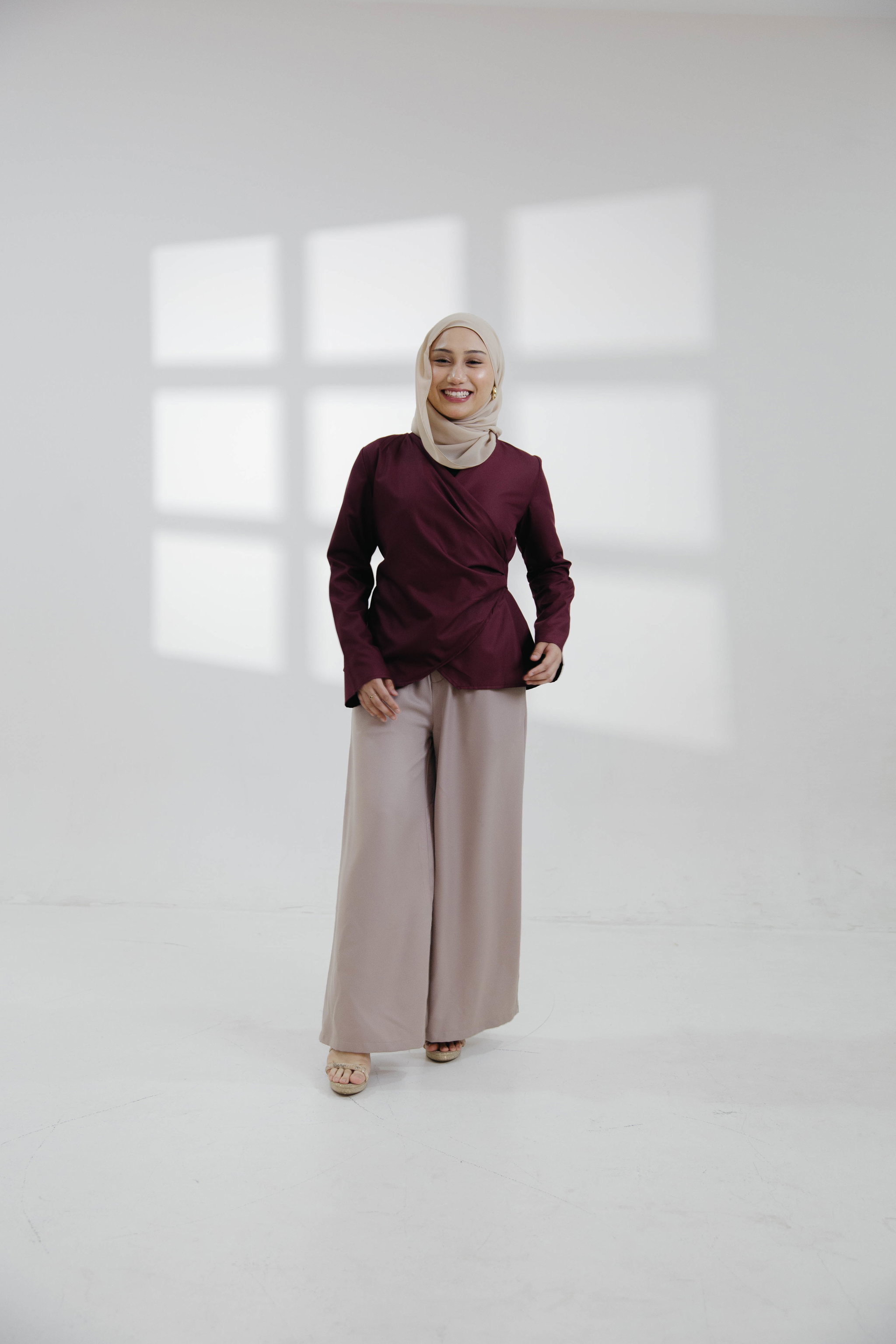 Anya Pants in Light Brown_0