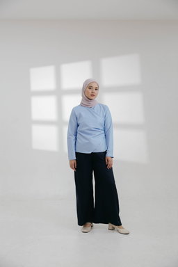 Anya Pants in Navy