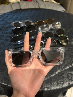 แว่นตากันแดด🕶️ กรองแสง ☀️ใส่เก็บทรงงับน้อนๆ💖พร้อมกล่อง⚡️