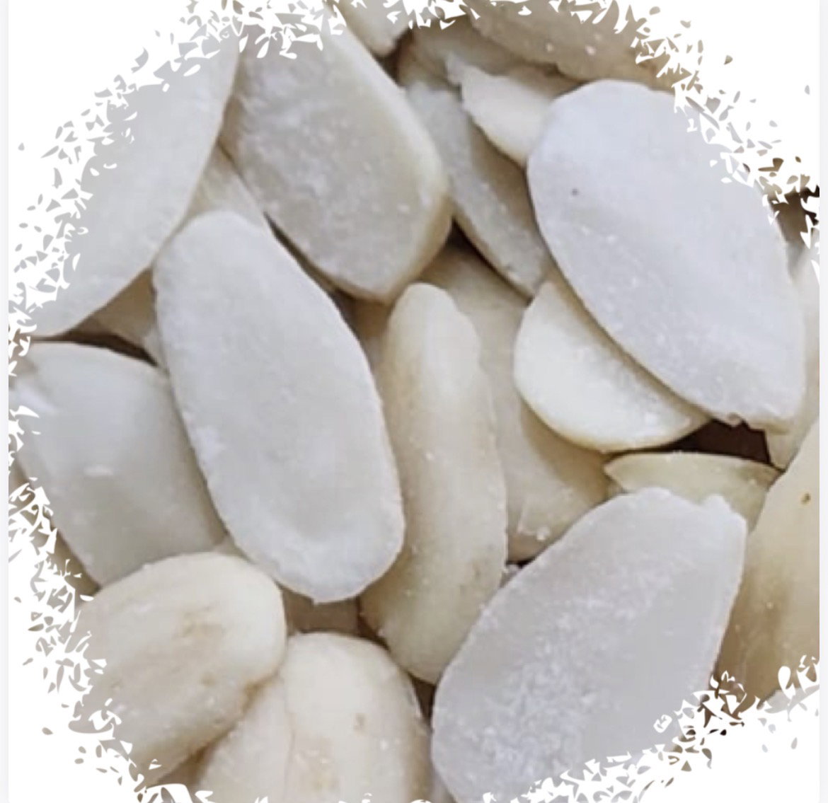 Shelled almonds لوز مقشور_0