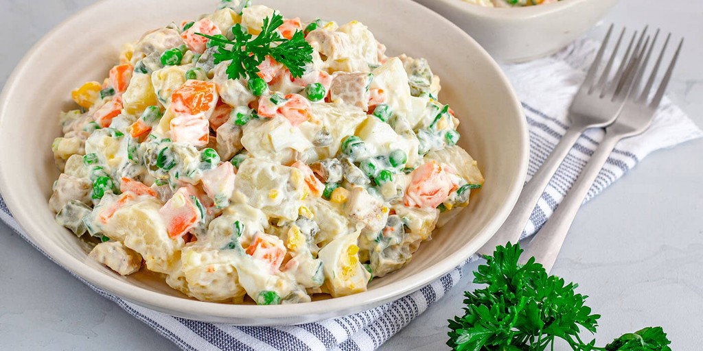 Ensalada fría de papa con huevo duro