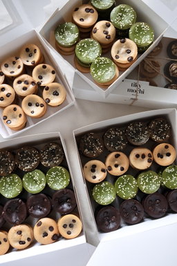 Box of 27 Mini Mochi Muffins