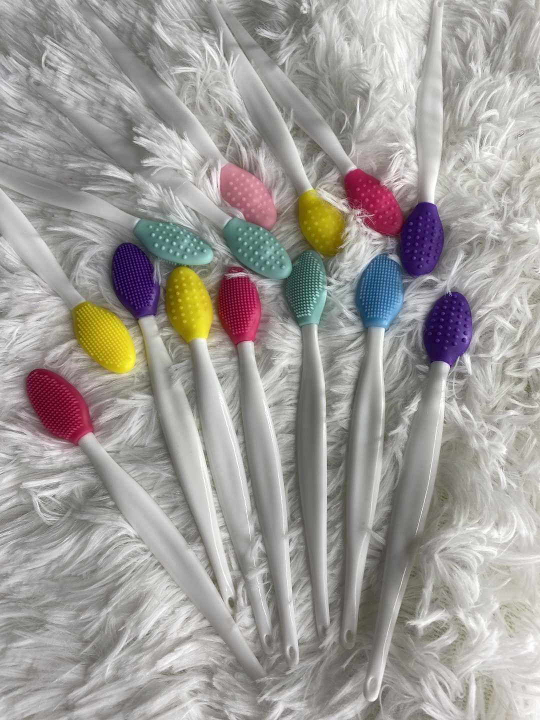 LIP BRUSH 