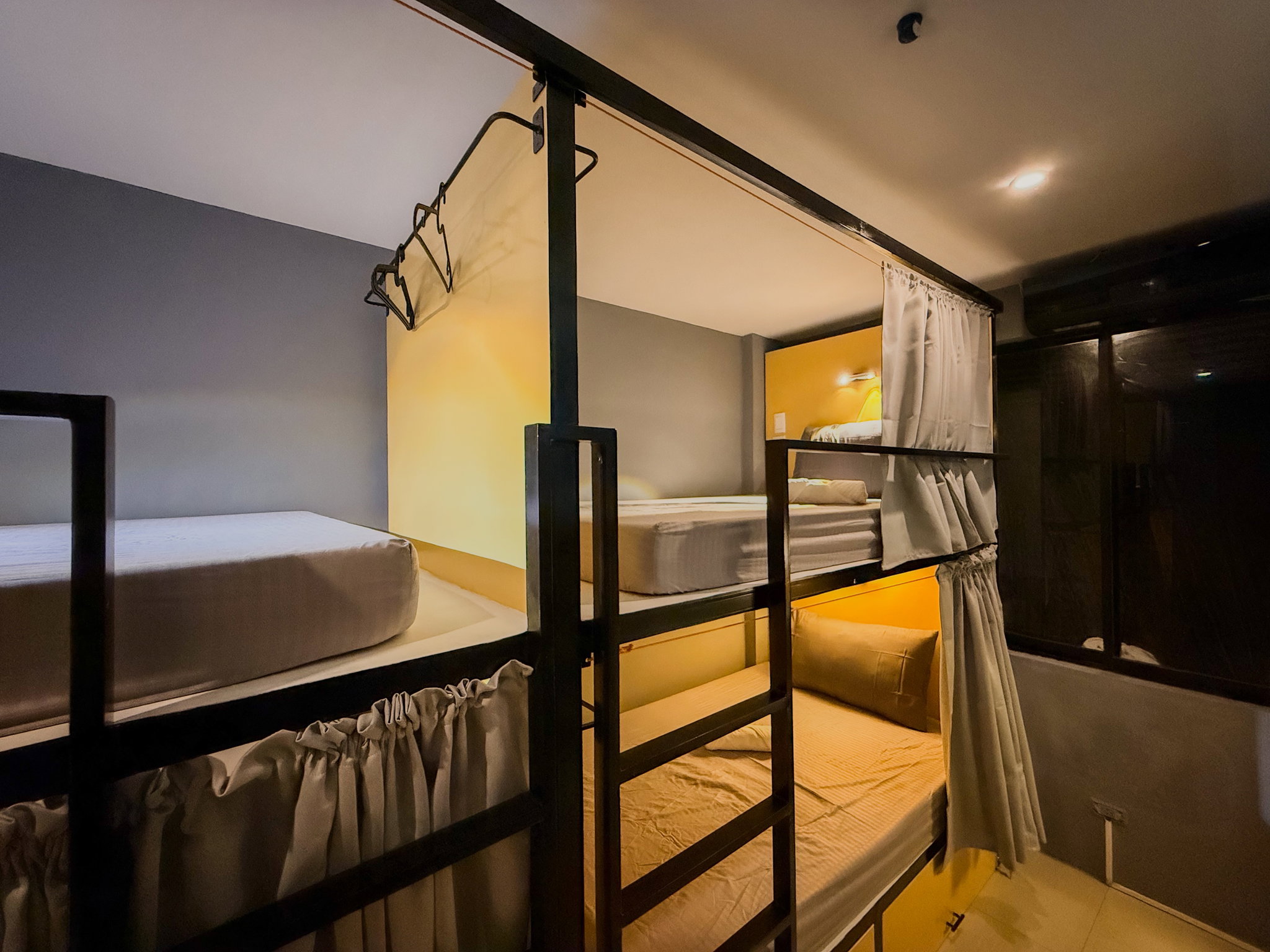 Double Bed (Mixed Genders, Max 2 pax)_5